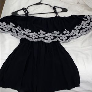super cute romper!